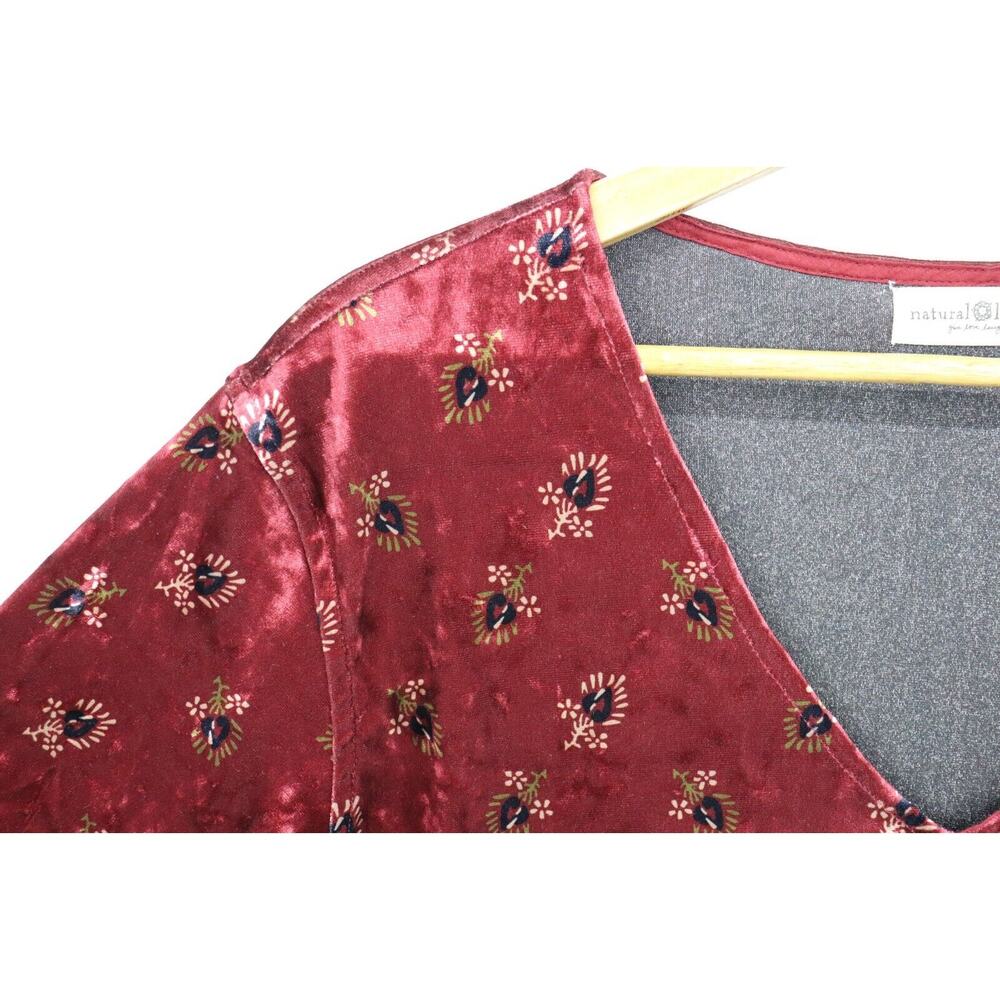 Women's Red V-Neck Short Sleeve Dress - Picture 8 of 11
